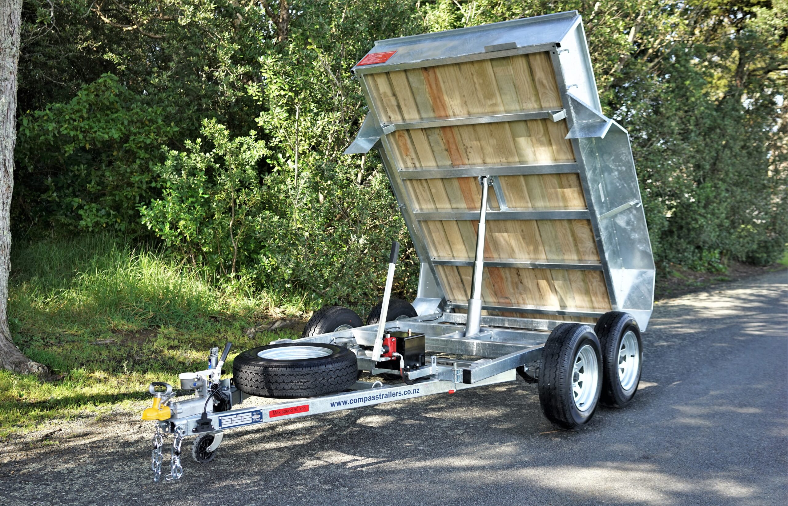 Tandem Tipper Box Trailer 2400 x 1500mm (8′ × 5′)